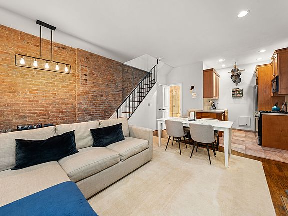 5th image of 261 W 71st St APT 9