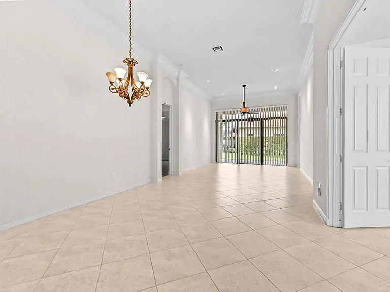 6823 Fabiano Cir — Photo 11