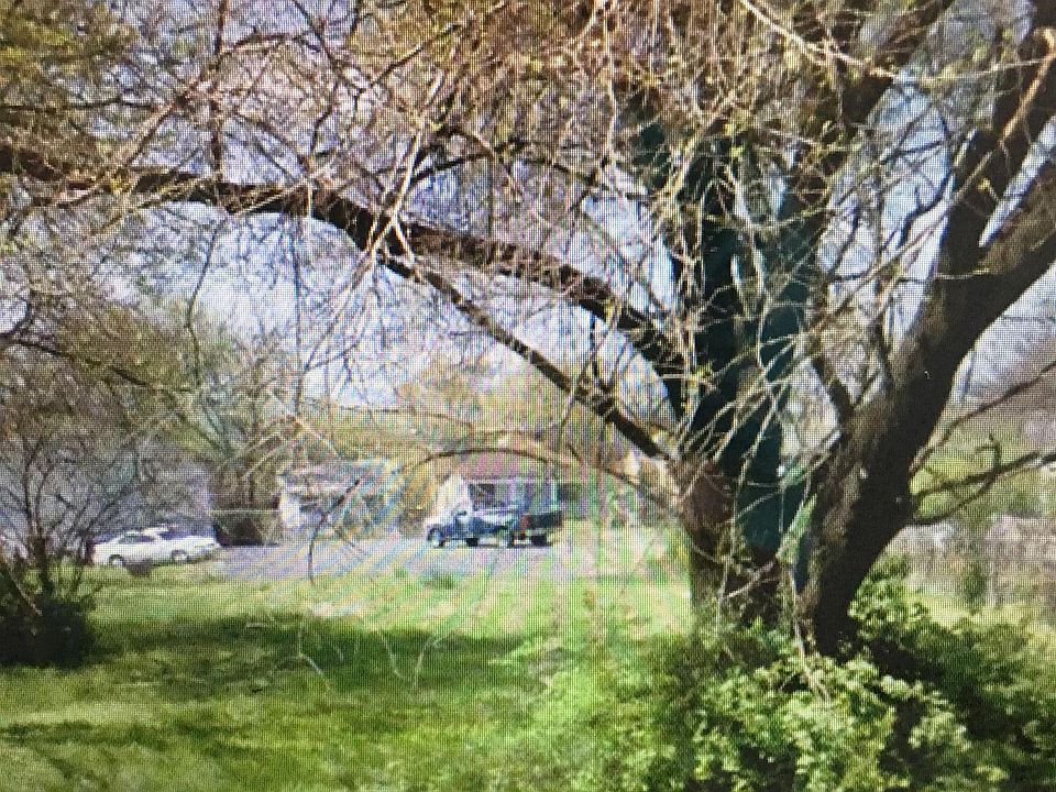 2nd image of 64 Maury St