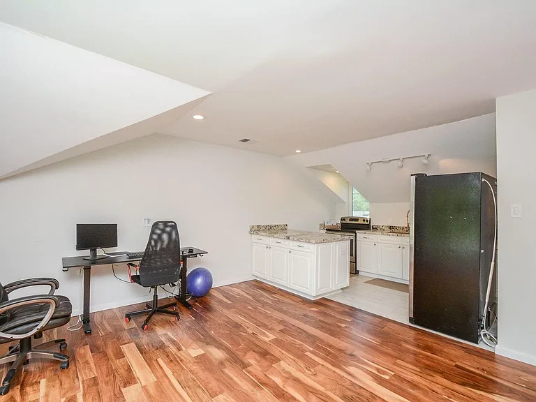 9906 Cedardale Dr — Photo 29