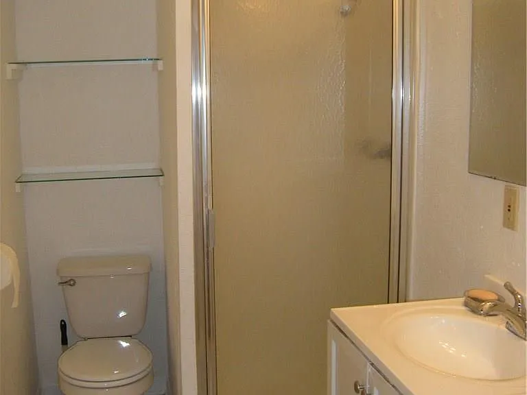 1607 Palma Plz #B — Photo 18