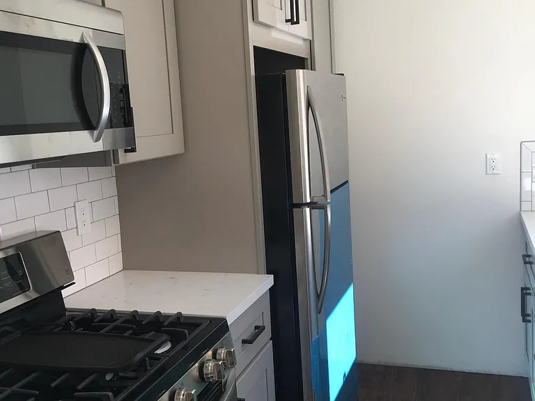 1406 N Formosa Ave #1/2 — Photo 9