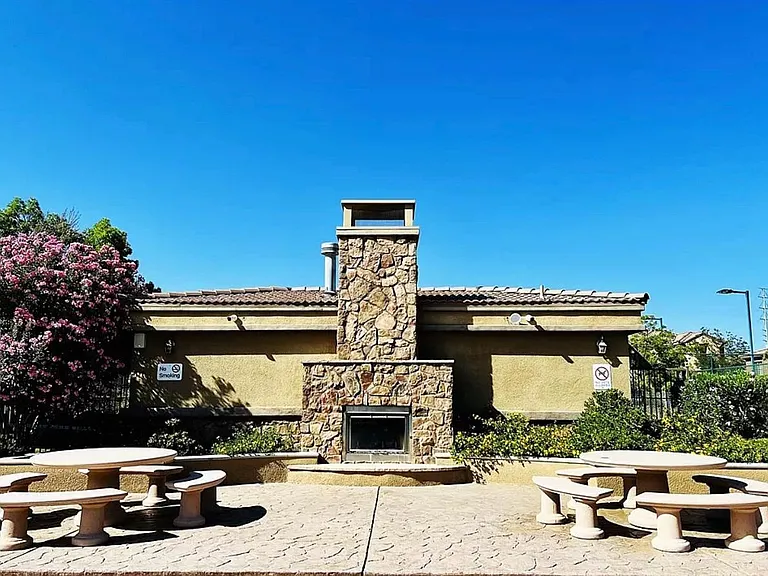 2315 Malaga Peak St — Photo 41