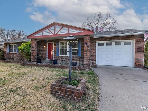 2nd image of 2721 Arrow Heights Dr