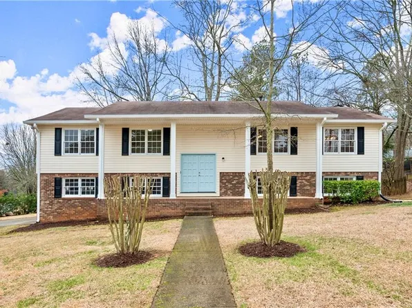 3284 Devaughn Dr NE, Marietta, GA 30066