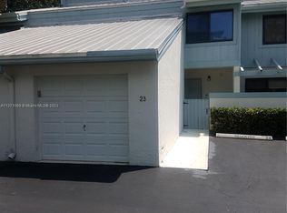 7840 SW 86th St APT 23, Miami, FL 33143