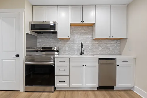 557 Carlisle St #2 Photo 1