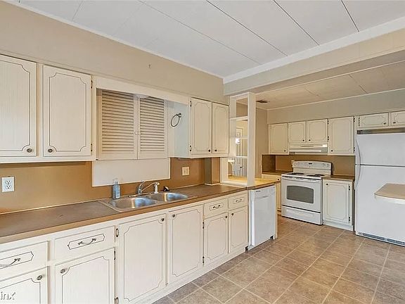4th image of 3246 Heatherbrook Ct