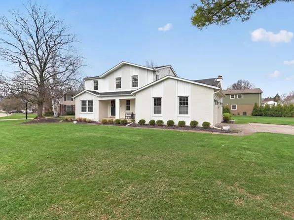 15895 Hickory Ridge Dr, Northville, MI 48168
