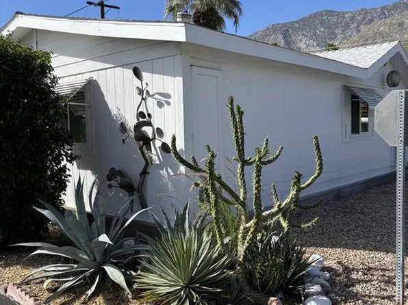 102 Caravan St, Palm Springs, CA 92264