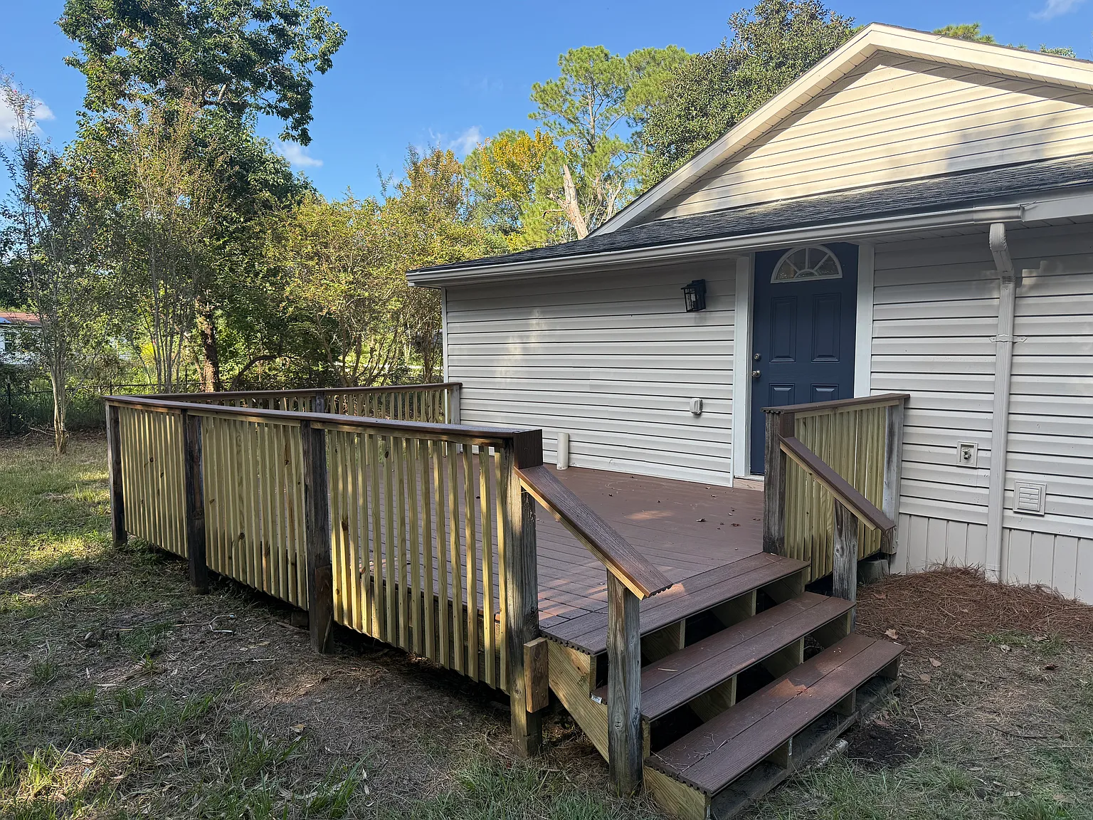 3 bed, 1.5 bath, 1377 sqft, $2,199 — Photo 3