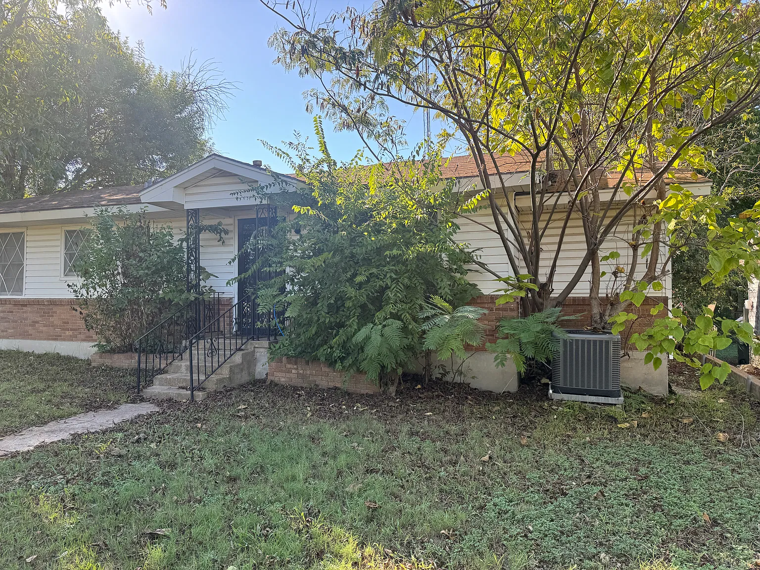 3 bed, 1480 sqft, $1,100 — Photo 3