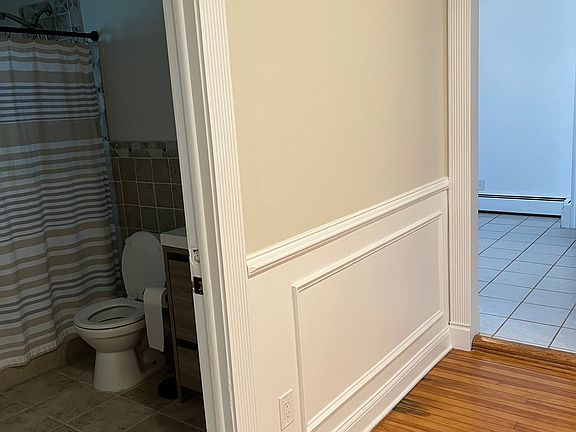 4th image of 115 Hudson Ave APT 1