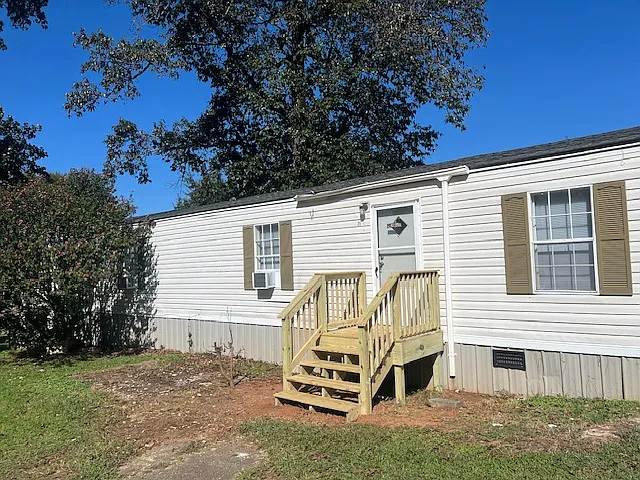 2 bed, $1,200 — Photo 2