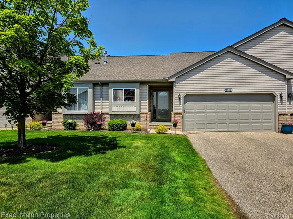 45009 Mitchell St, Grand Blanc, MI 48439