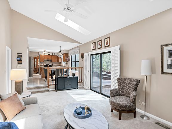 4th image of 713 Hackberry Ct