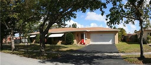 2nd image of 5200 SW 101st Ter