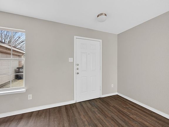 5th image of 332 Bob White Dr