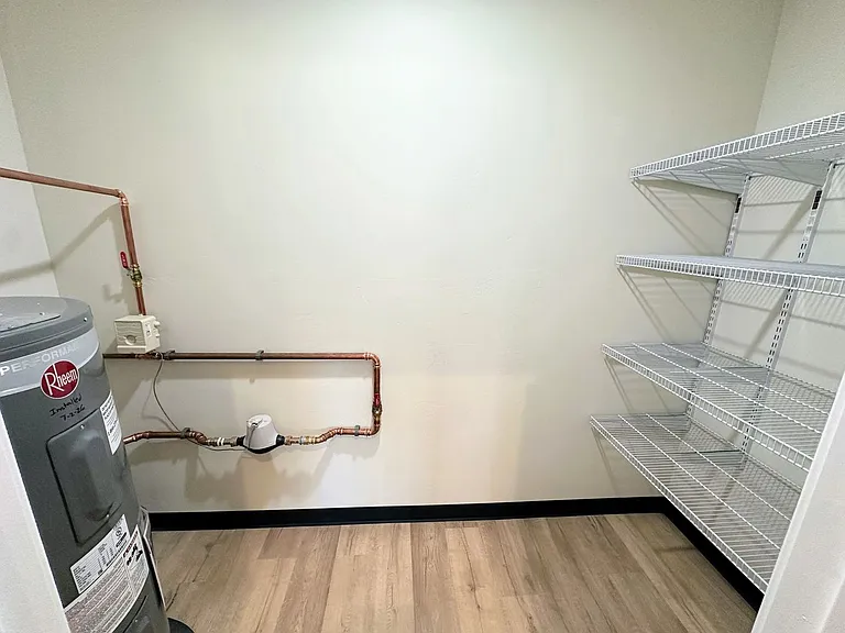 1201-1203 Atrium Ct — Photo 12