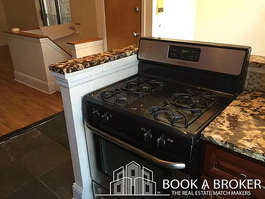 Rented by Book A Broker | media 11