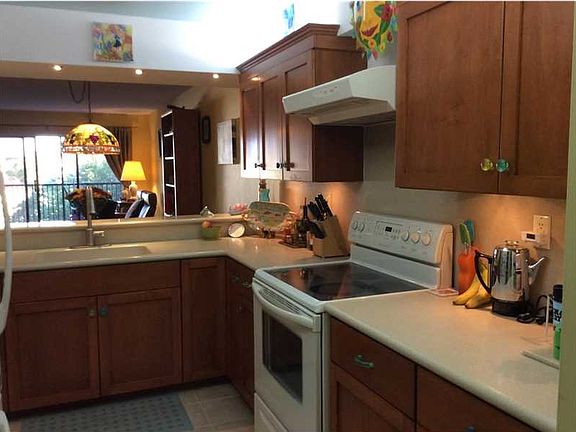 3rd image of 520 SE 12th St APT 304