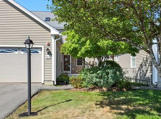 216 Kearsarge Dr #C, Suncook, NH 03275