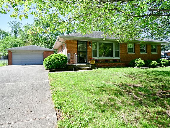 3rd image of 135 Monticello Dr
