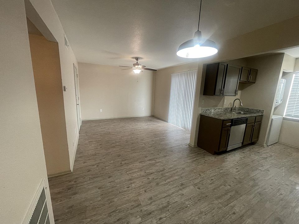 1st image of 1500 N Carroll Ave APT 108