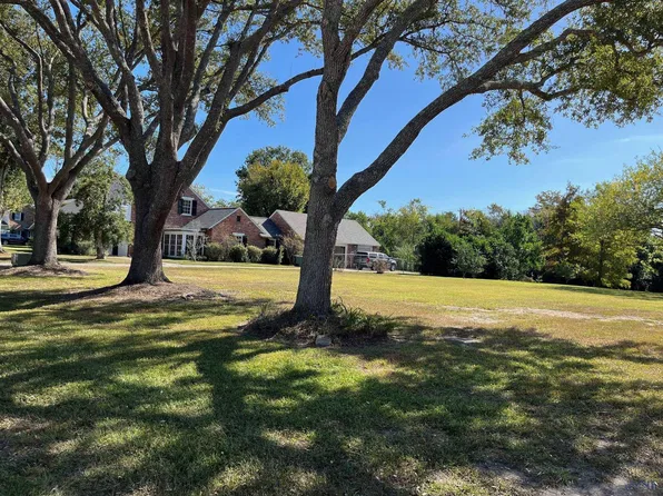 504 Amarillo Dr, Houma, LA 70360