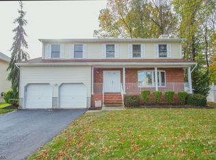 21 Cmdr Patrick J Dunn Ct, Fords, NJ 08863