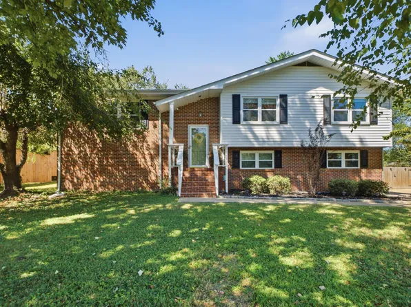 97 Edgewood Cir, Fort Oglethorpe, GA 30742