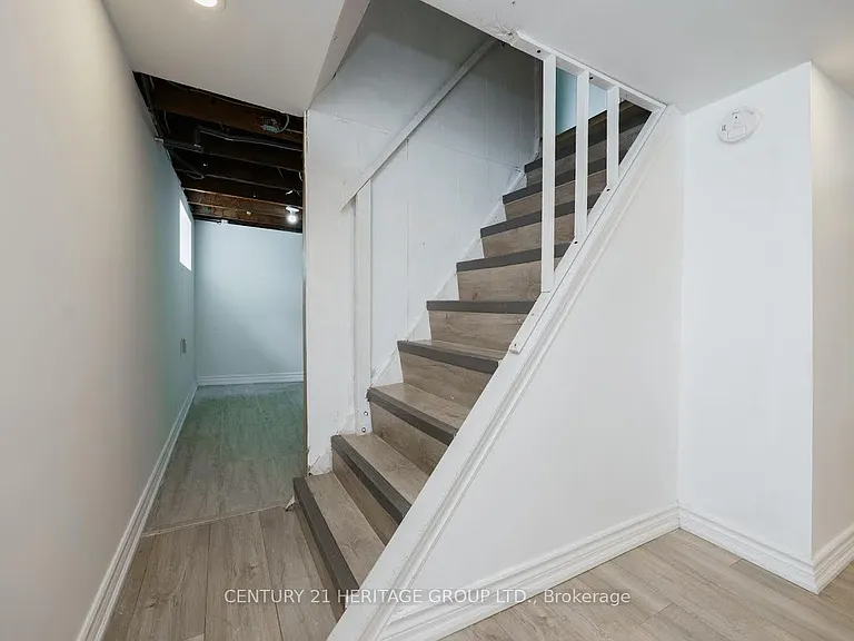 203 Hibbert Ave — Photo 21