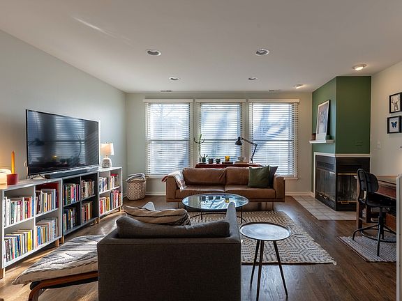 3rd image of 2660 N Bosworth Ave #2SE
