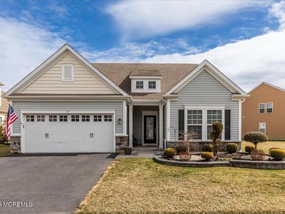 33 W Chaucer Lane, Farmingdale, NJ, 07727