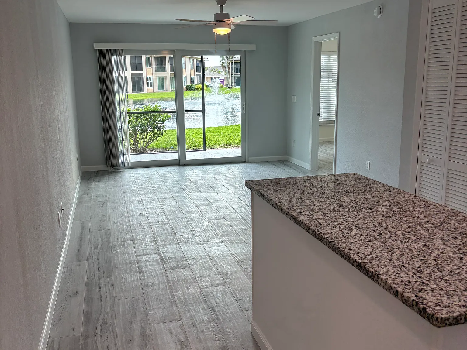 2 bed, 1000 sqft, $1,450 — Photo 2