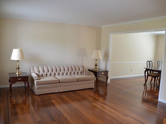 3rd image of 2634 Chadwick Ct