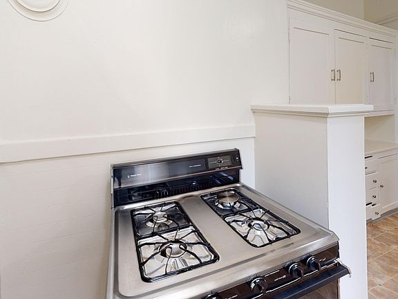 4th image of 1431 Grove St APT 3