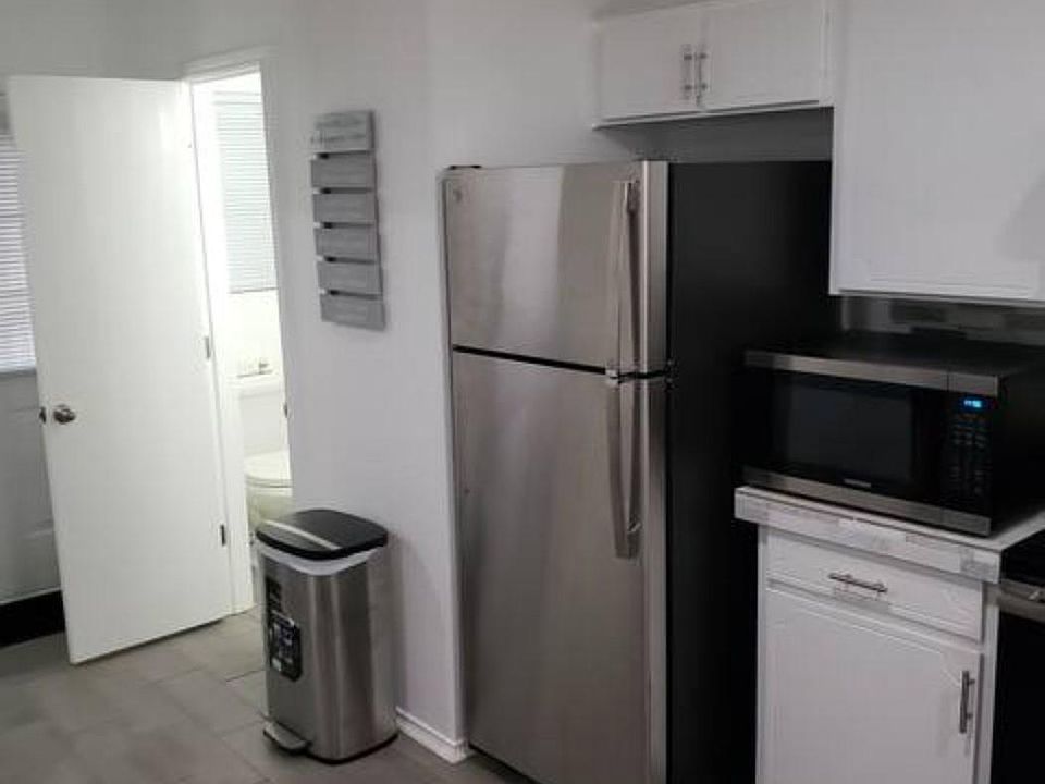 1st image of 4205 Deek Dr APT B