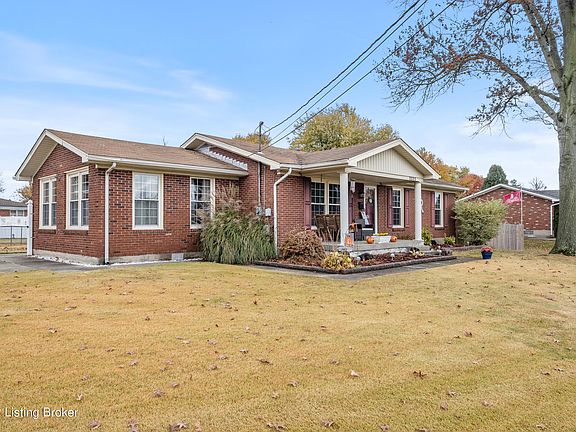 2nd image of 2523 Paddock Ln