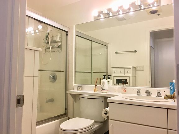 4th image of 240 Lombard St APT 531