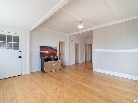 5th image of 3454 Campbell Ave