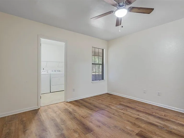 2556 Panther Creek Rd #B — Photo 16