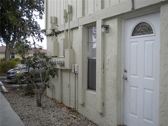 5th image of 10022 NW 36th St