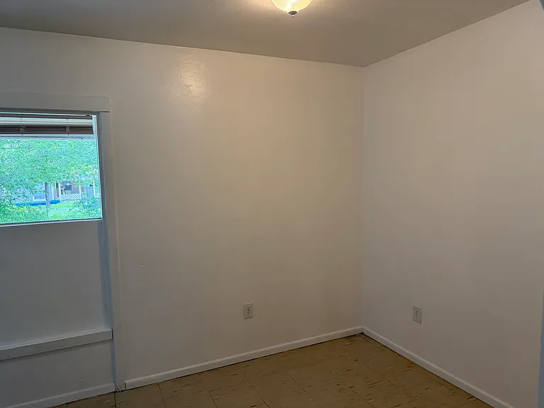 7911 Airlift Ave — Photo 13