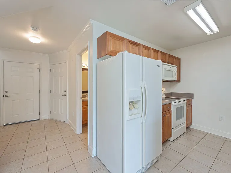 715 Majestic Dr — Photo 7