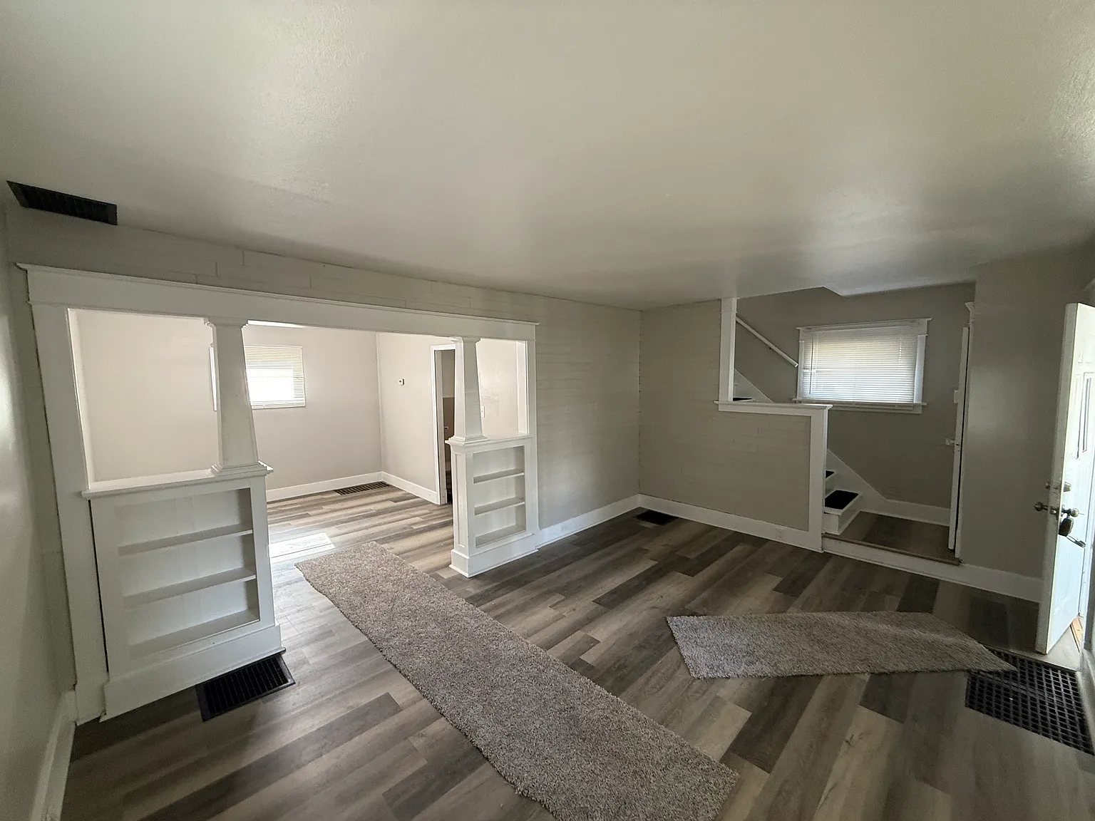 3 bed, 991 sqft, $1,050 — Photo 2