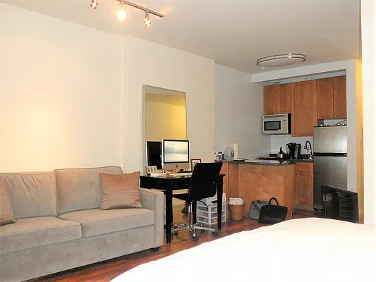 Rented by City Connections Realty | media 28