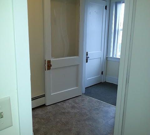 Lobby Area to Apartment