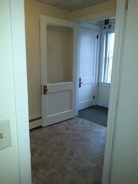 Lobby Area to Apartment