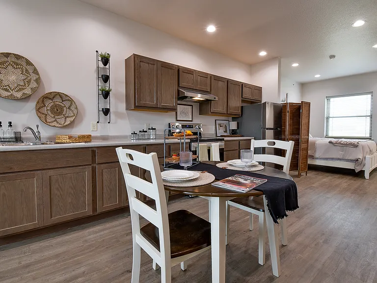 Crossroads Place Apartments — Photo 7